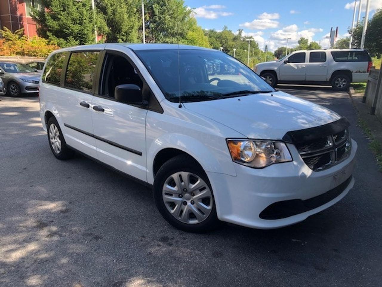 2017 Dodge Grand Caravan Canada Value Package 184000km ac blows ice cold Photo2