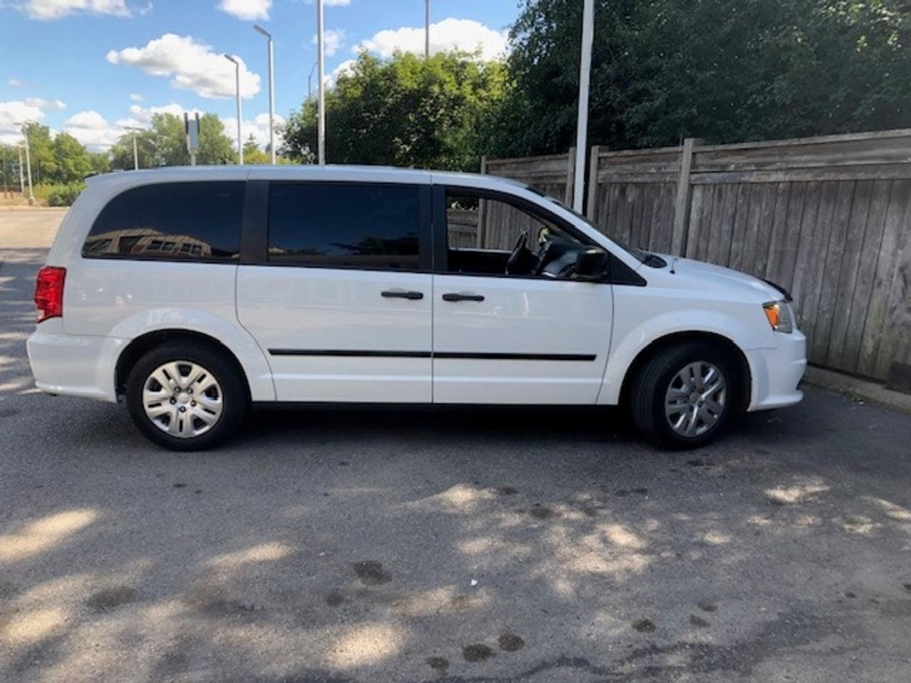 2017 Dodge Grand Caravan Canada Value Package 184000km ac blows ice cold Photo