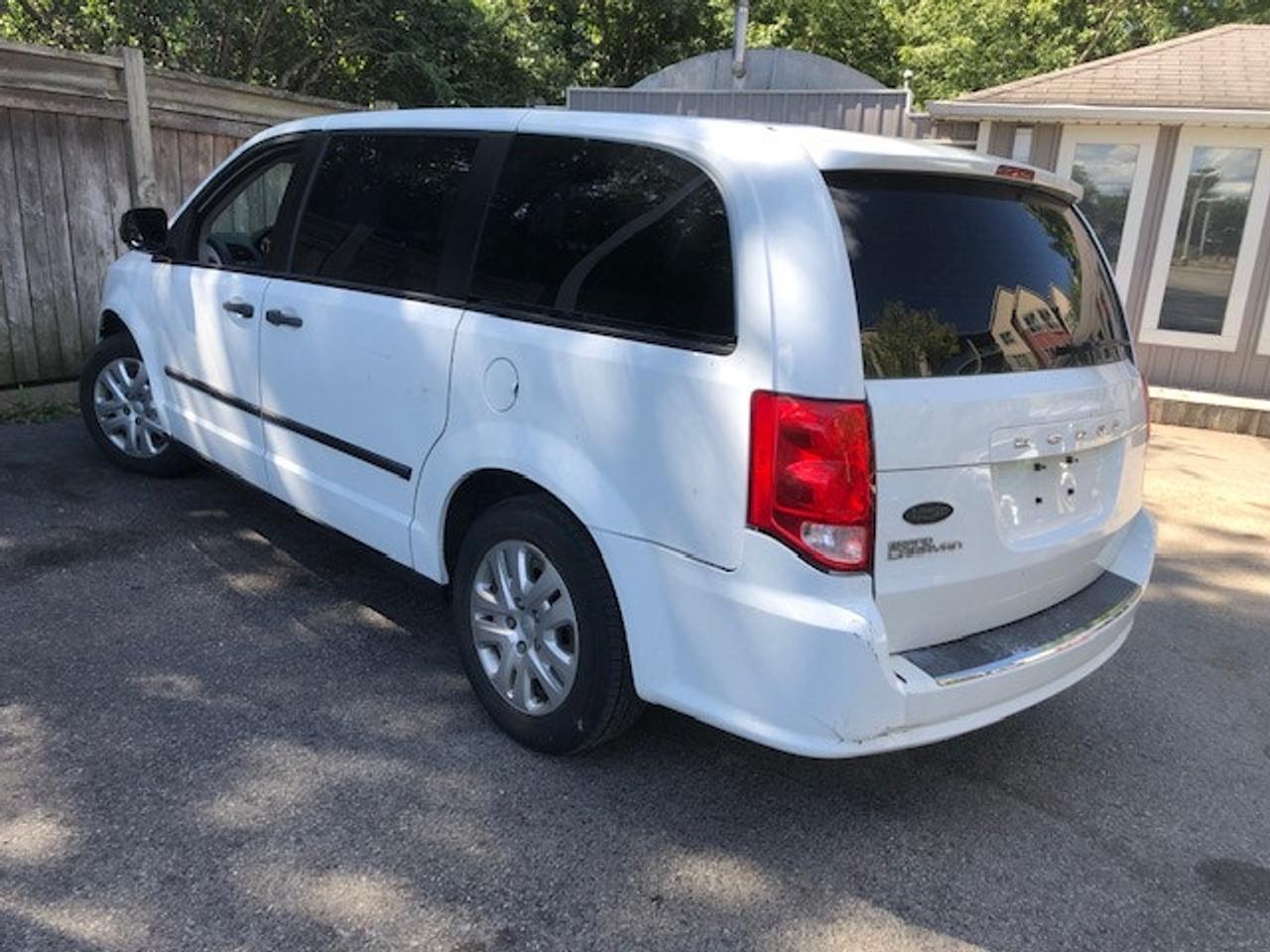 2017 Dodge Grand Caravan Canada Value Package 184000km ac blows ice cold Photo