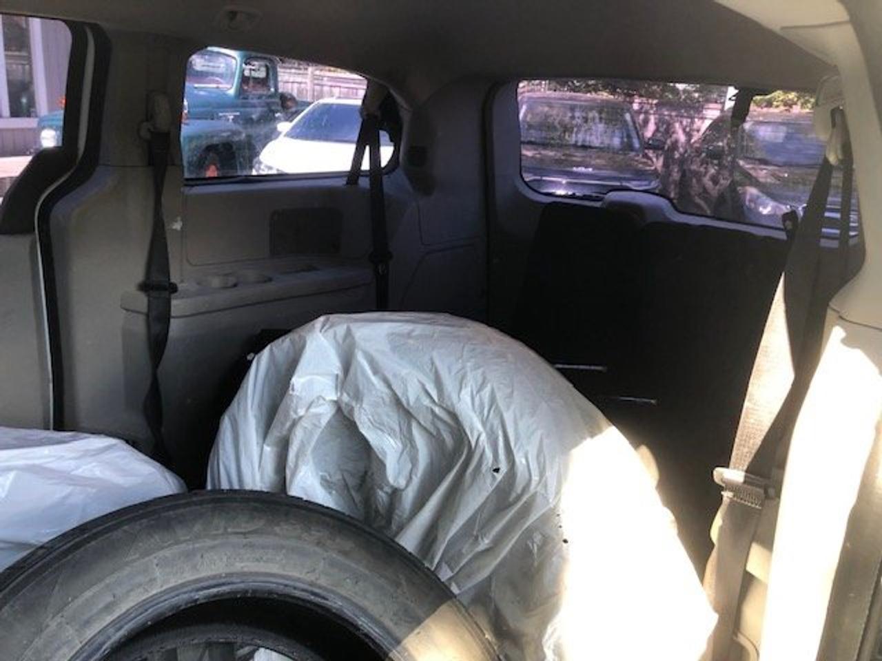 2017 Dodge Grand Caravan Canada Value Package 184000km ac blows ice cold Photo