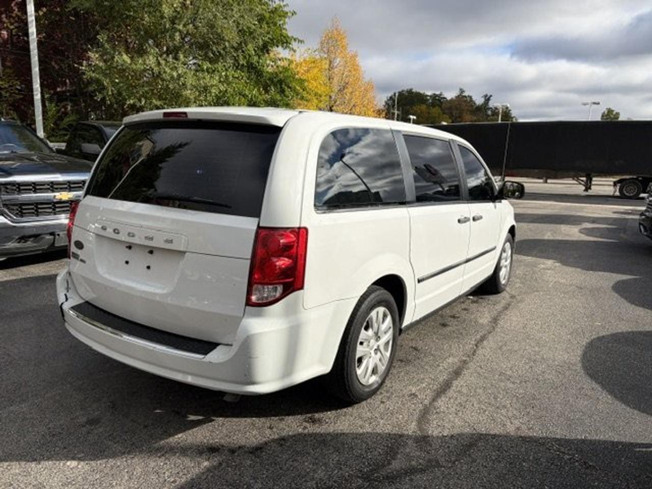 2017 Dodge Grand Caravan Canada Value Package 184000km ac blows ice cold Photo