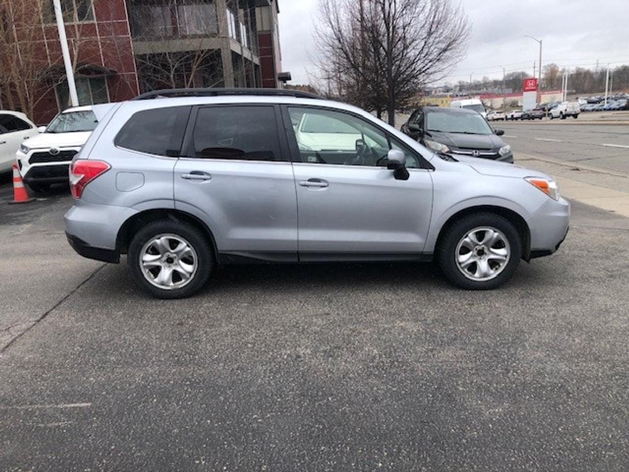 2014 Subaru Forester touring leather Photo