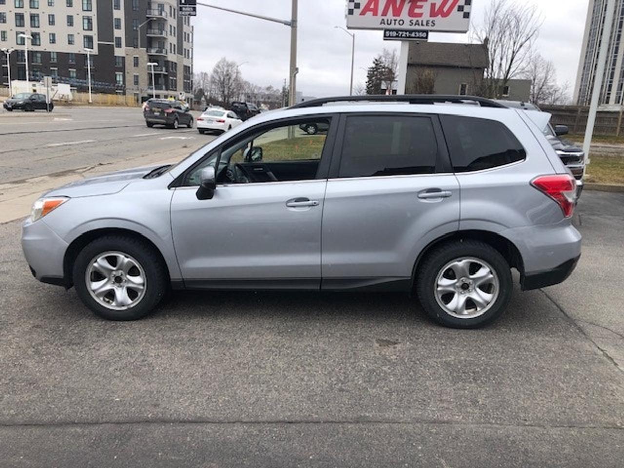 2014 Subaru Forester touring leather Photo