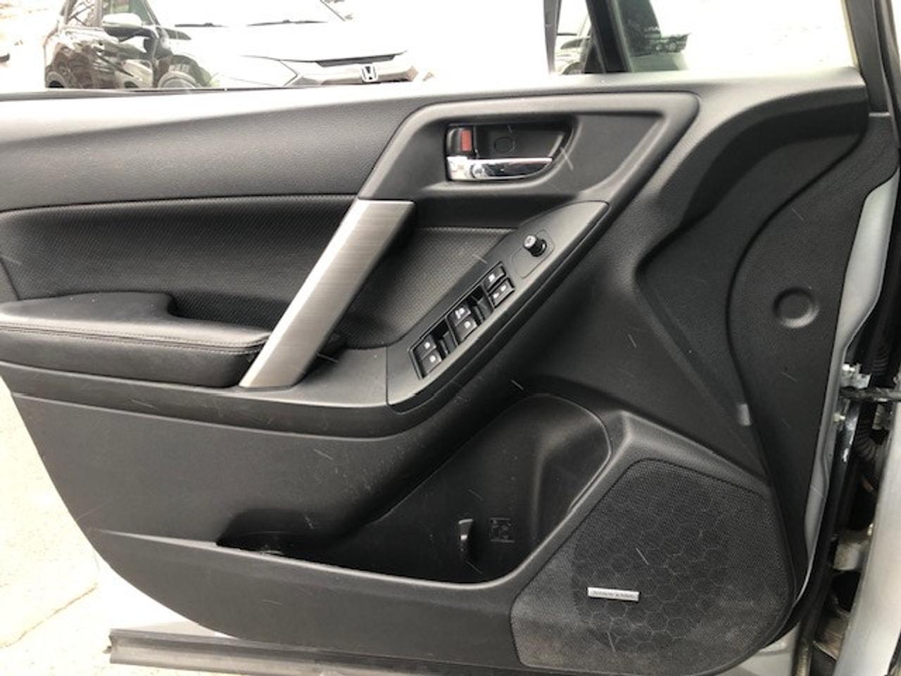 2014 Subaru Forester touring leather Photo