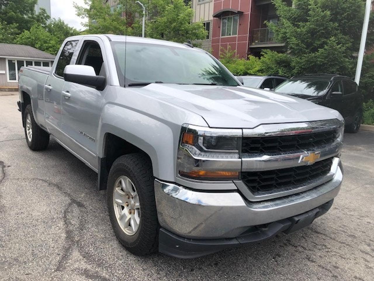 2018 Chevrolet Silverado 1500 LT no accidents runs great 6.5 foot box Photo