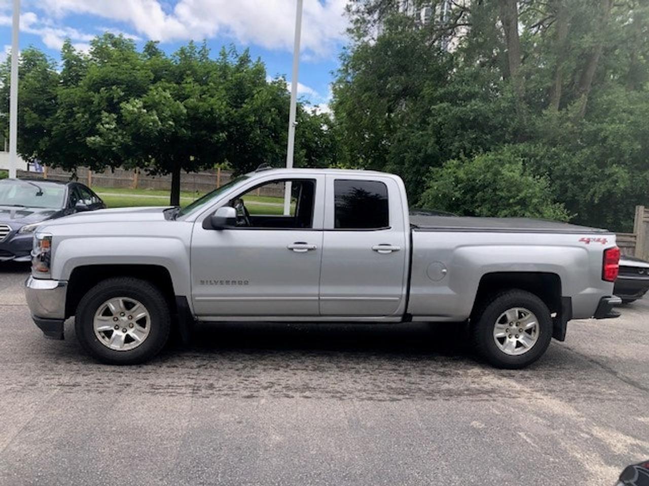 2018 Chevrolet Silverado 1500 LT no accidents runs great 6.5 foot box Photo