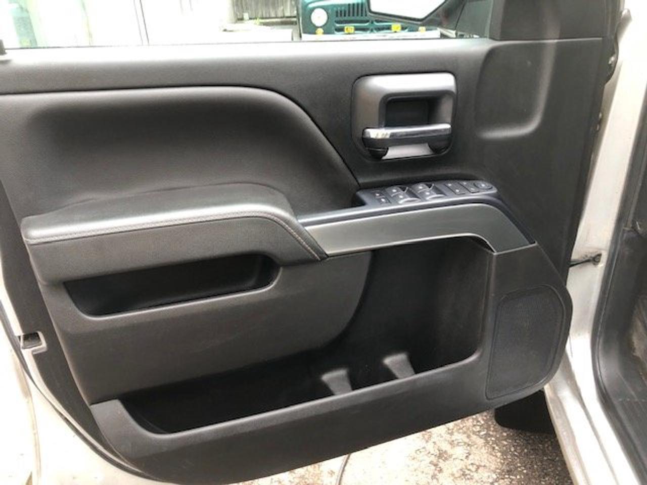 2018 Chevrolet Silverado 1500 LT no accidents runs great 6.5 foot box Photo