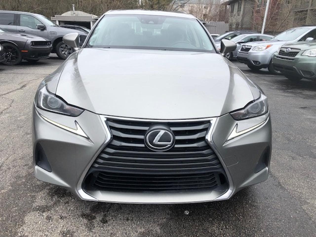 2017 Lexus IS 300 AWD Photo3