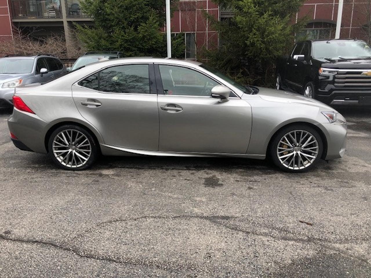 2017 Lexus IS 300 AWD Photo