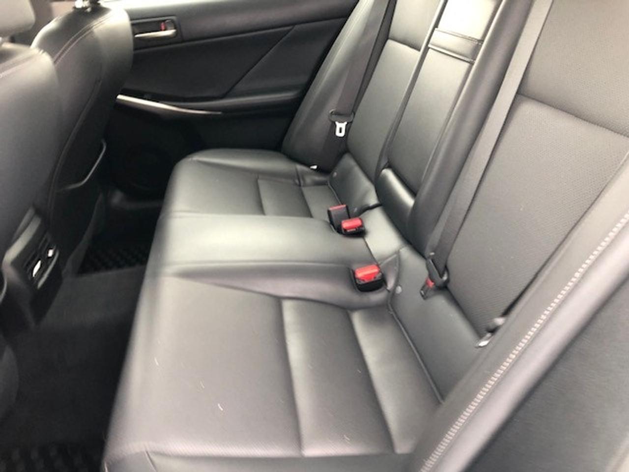 2017 Lexus IS 300 AWD Photo