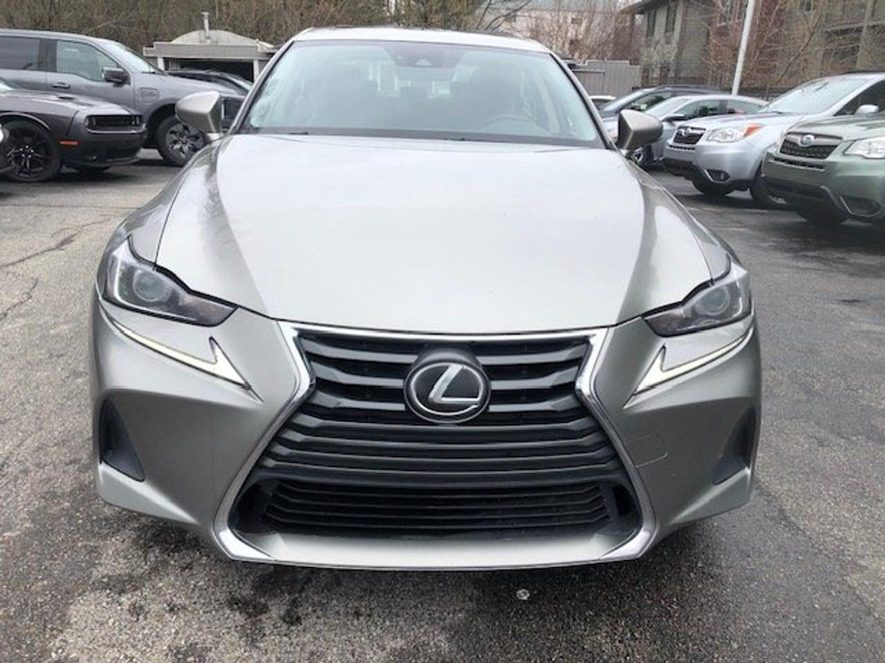 2017 Lexus IS 300 AWD Photo2