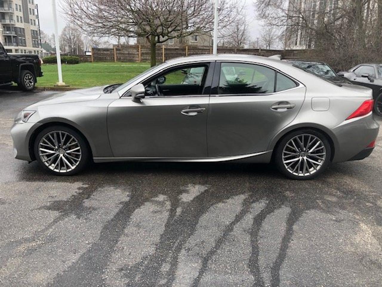 2017 Lexus IS 300 AWD Photo