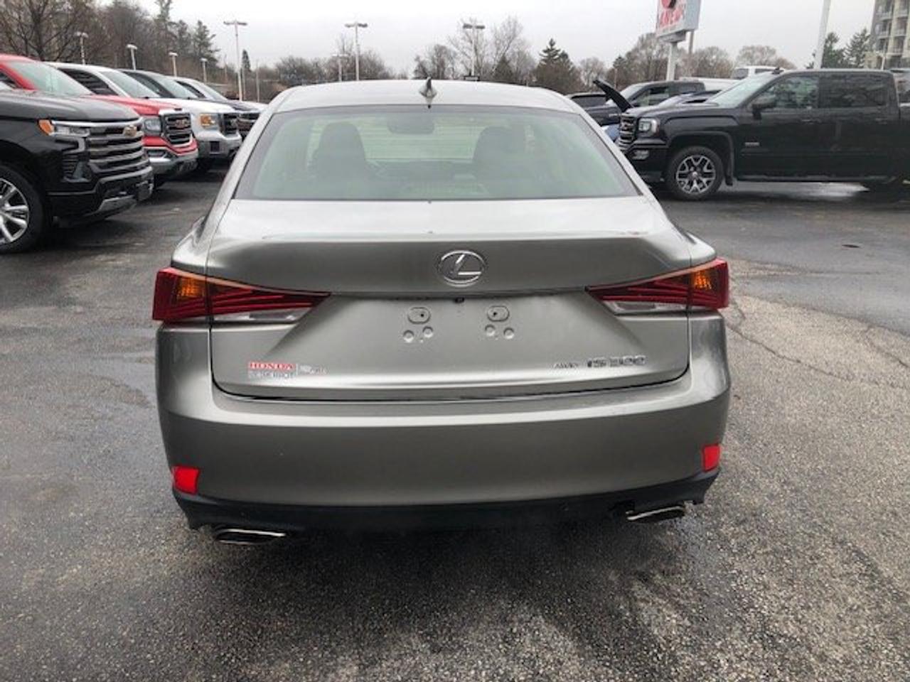 2017 Lexus IS 300 AWD Photo
