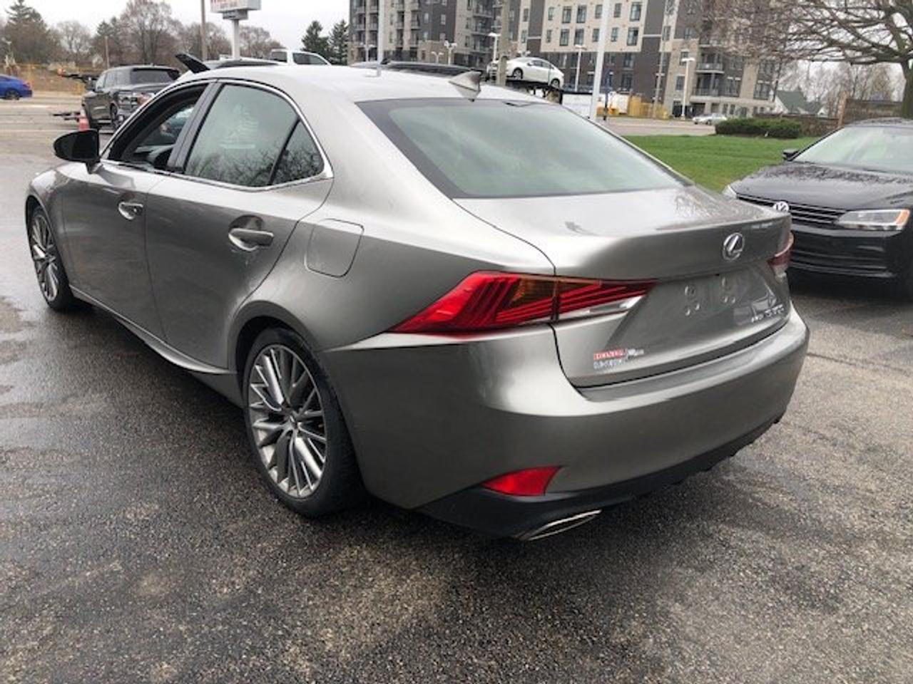 2017 Lexus IS 300 AWD Photo