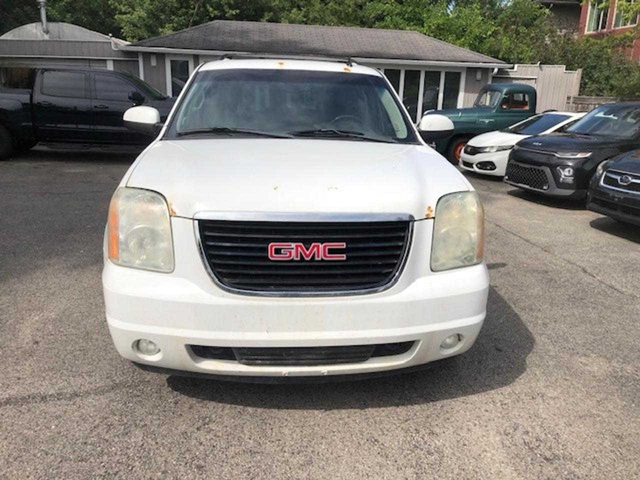 2011 GMC Yukon XL SLT w/1SD XL Photo3