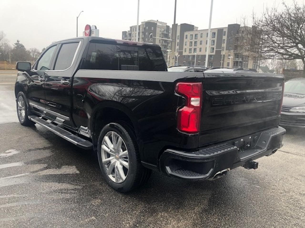 2022 Chevrolet Silverado 1500 High Country 6.2 v8 no accidents Photo