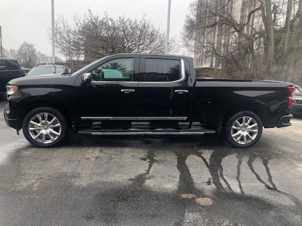 2022 Chevrolet Silverado 1500 High Country 6.2 v8 no accidents Photo