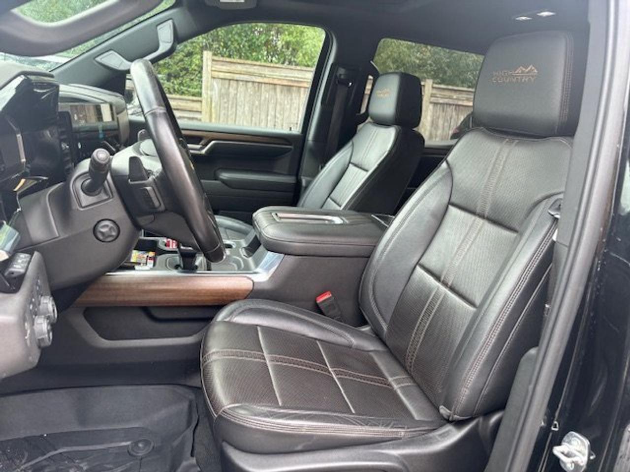 2022 Chevrolet Silverado 1500 High Country 6.2 v8 no accidents Photo