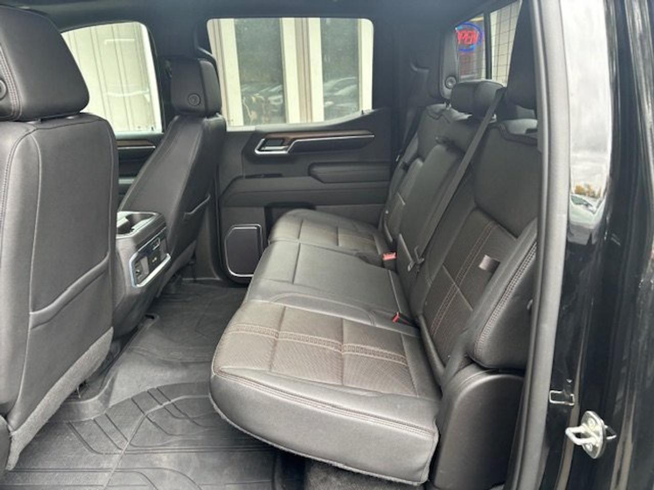 2022 Chevrolet Silverado 1500 High Country 6.2 v8 no accidents Photo