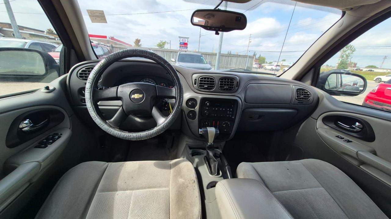 2005 Chevrolet TrailBlazer LS, ONLY 158KMS, RUNS AND DRIVES GREAT, AS IS Photo