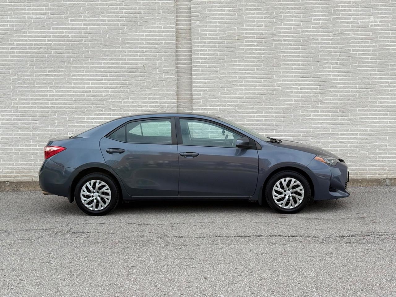 2018 Toyota Corolla LE Photo