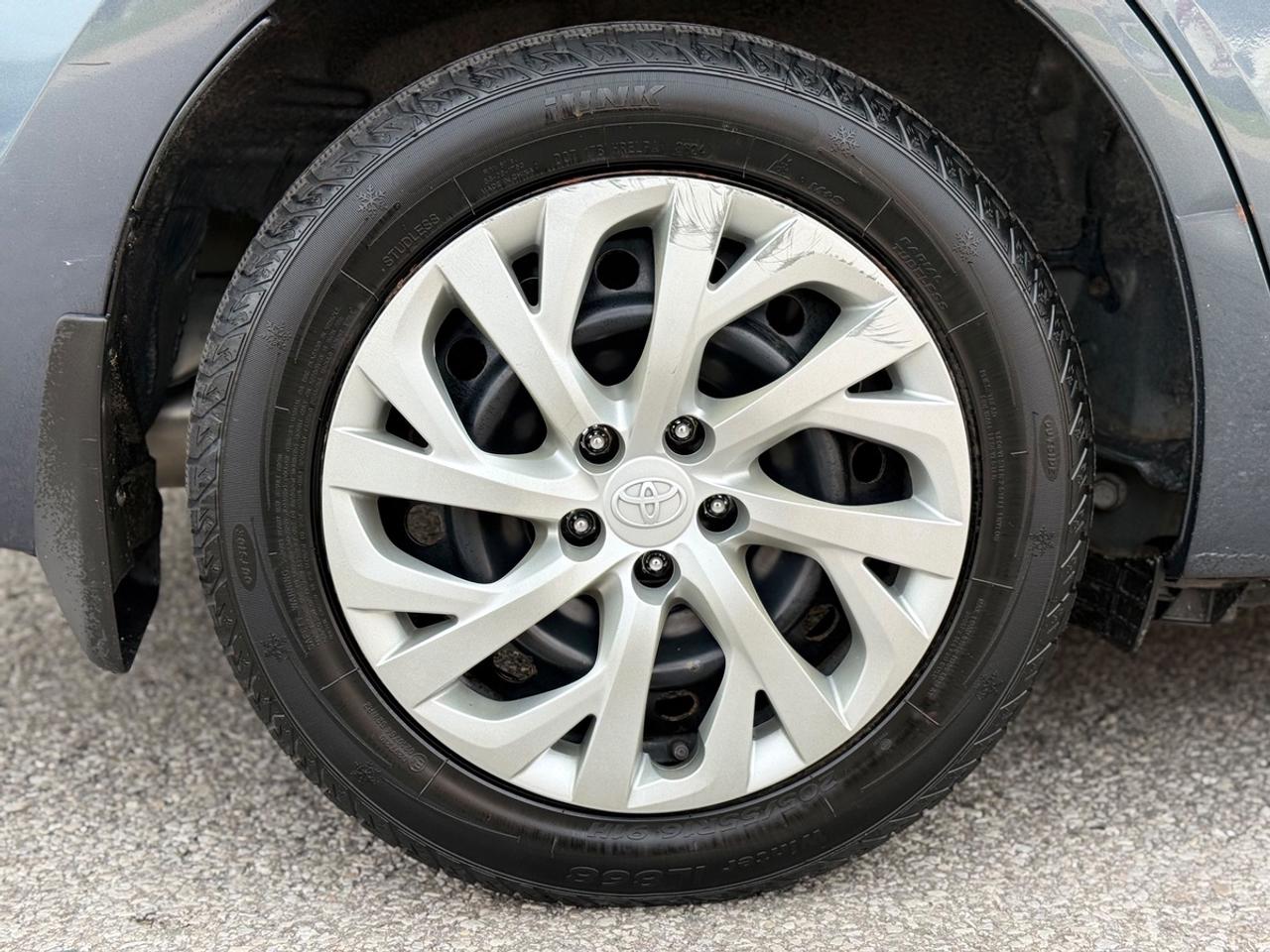 2018 Toyota Corolla LE Photo