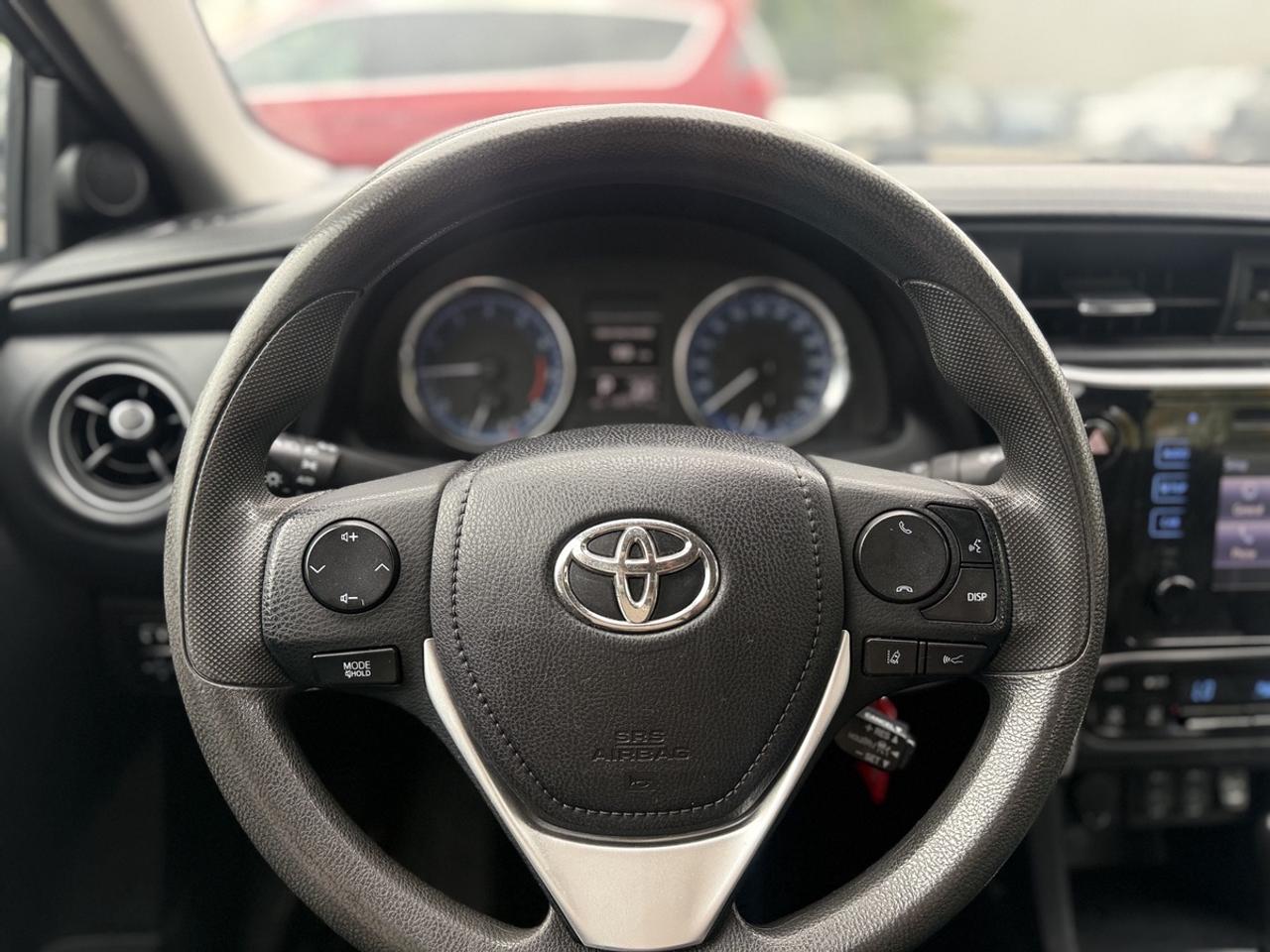 2018 Toyota Corolla LE Photo