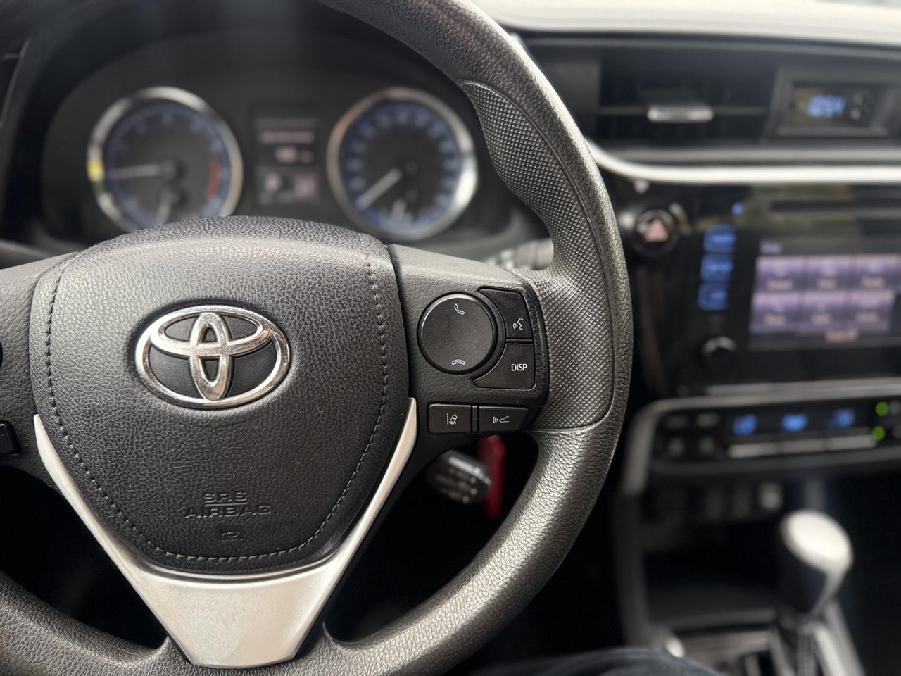 2018 Toyota Corolla LE Photo
