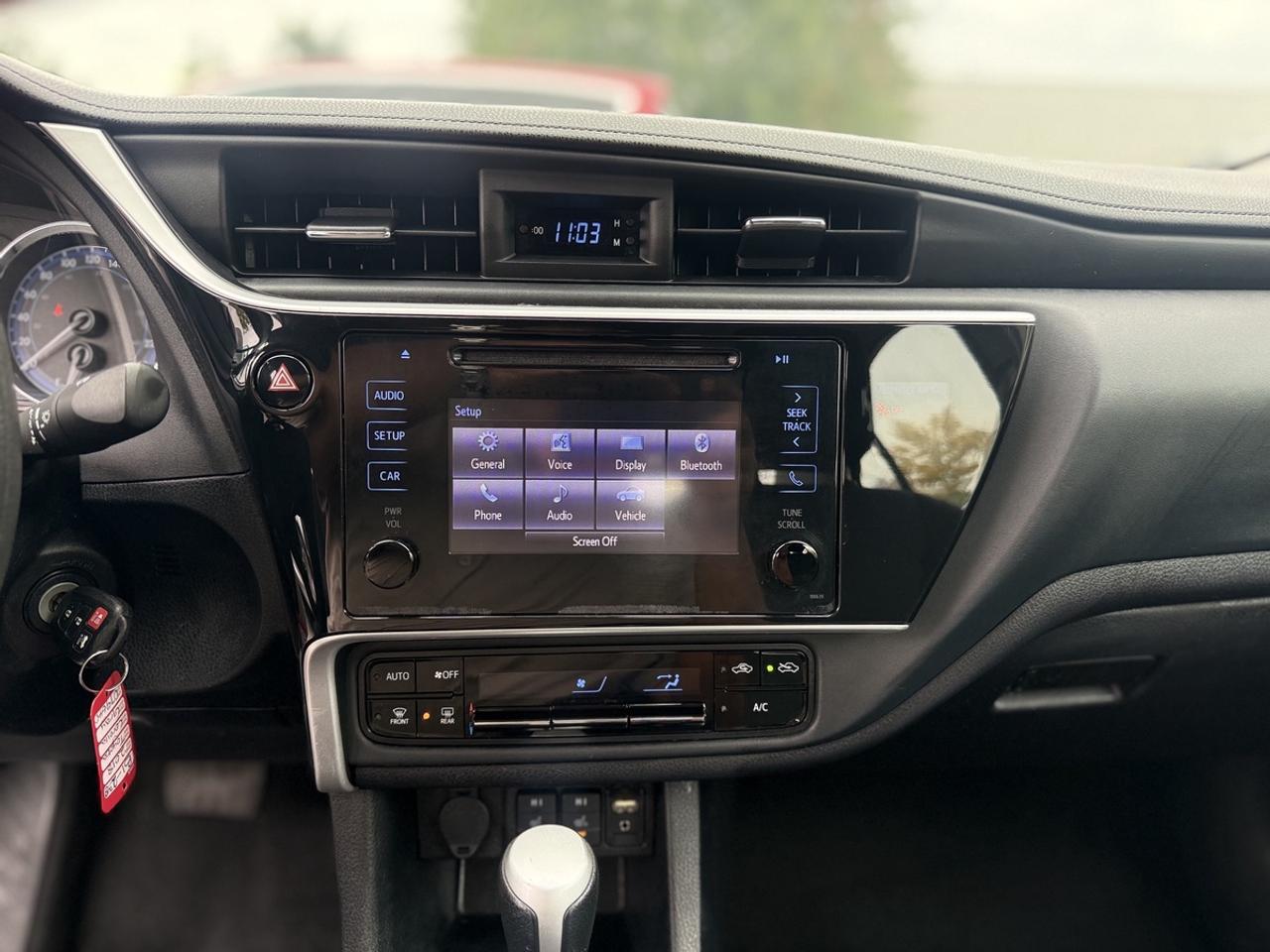 2018 Toyota Corolla LE Photo