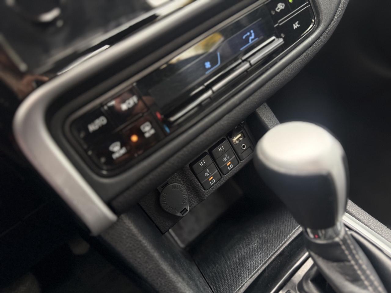 2018 Toyota Corolla LE Photo