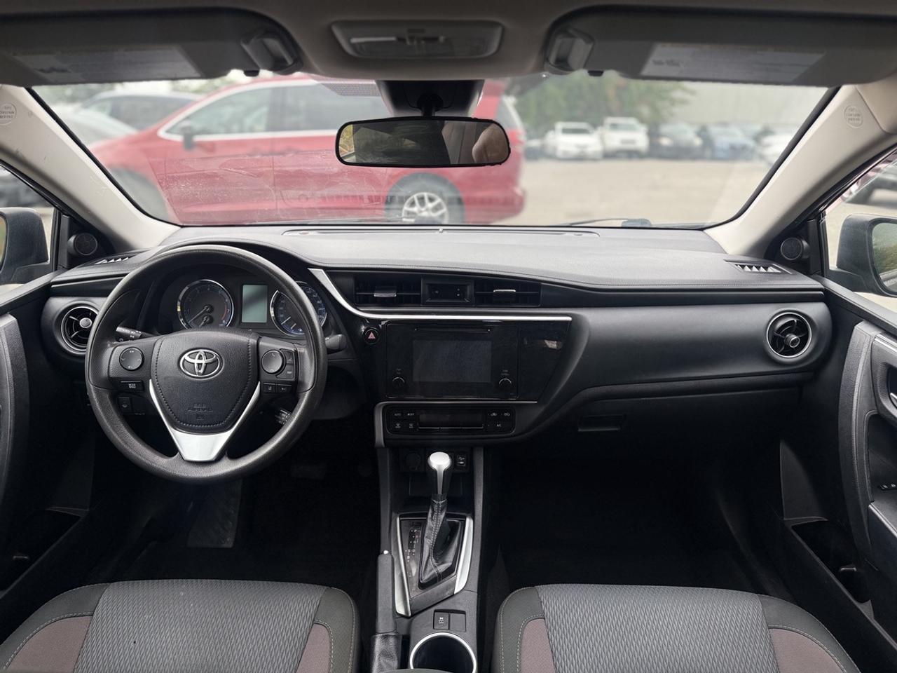 2018 Toyota Corolla LE Photo