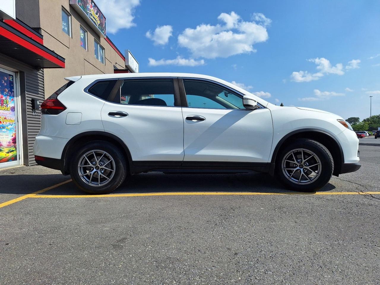 2017 Nissan Rogue FWD 4dr S *Ltd Avail* Photo3