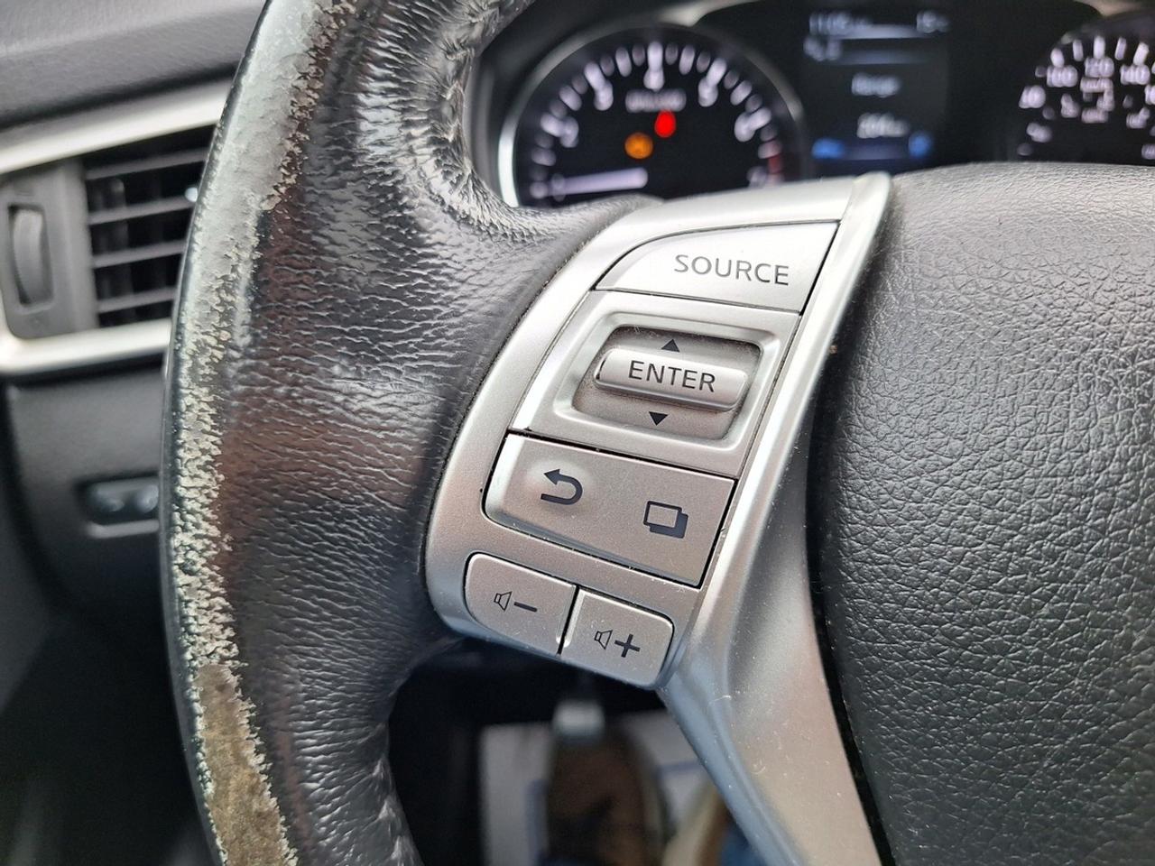 2015 Nissan Rogue AWD 4dr SL Photo