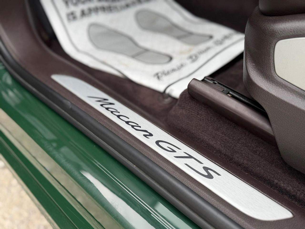 2018 Porsche Macan GTS|PTS IRISH GREEN|PDLS|PSE Photo