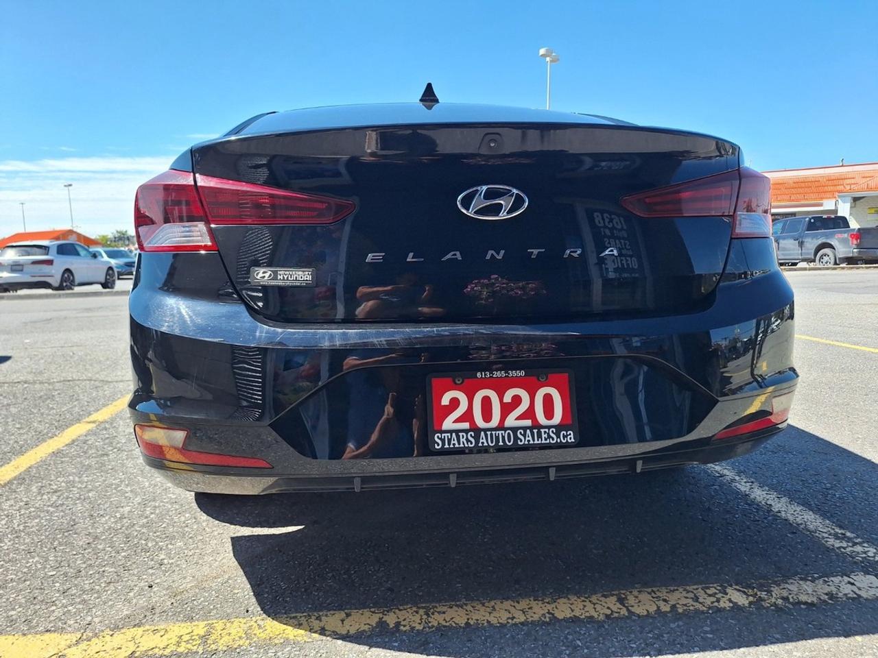2020 Hyundai Elantra Preferred w/Sun & Safety Package IVT Photo