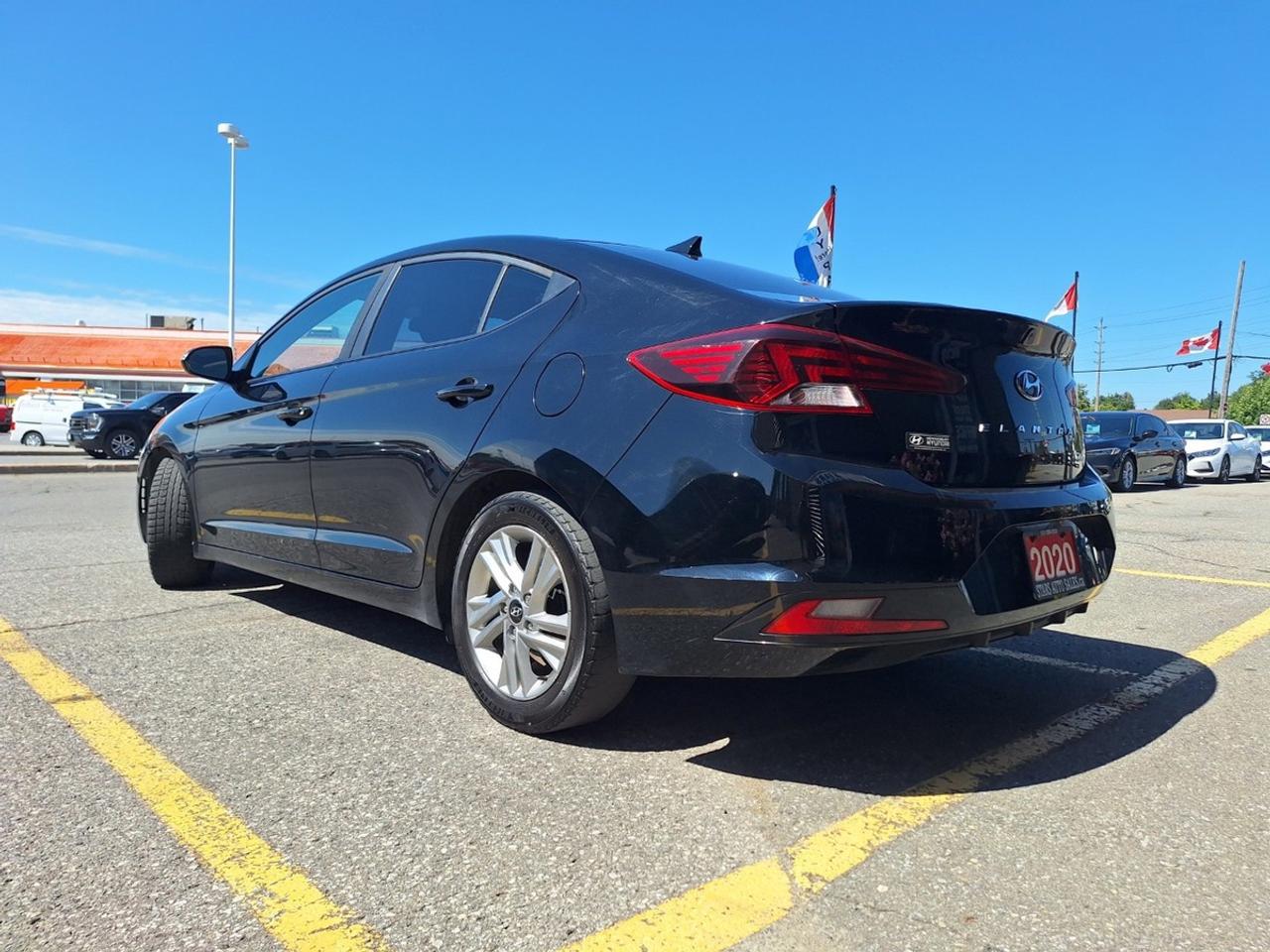2020 Hyundai Elantra Preferred w/Sun & Safety Package IVT Photo