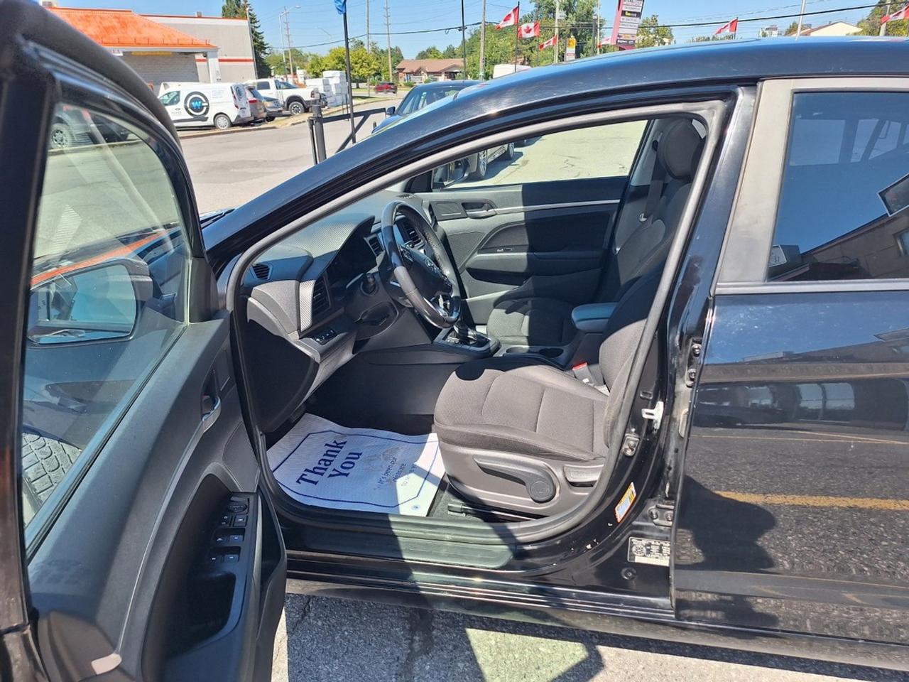 2020 Hyundai Elantra Preferred w/Sun & Safety Package IVT Photo