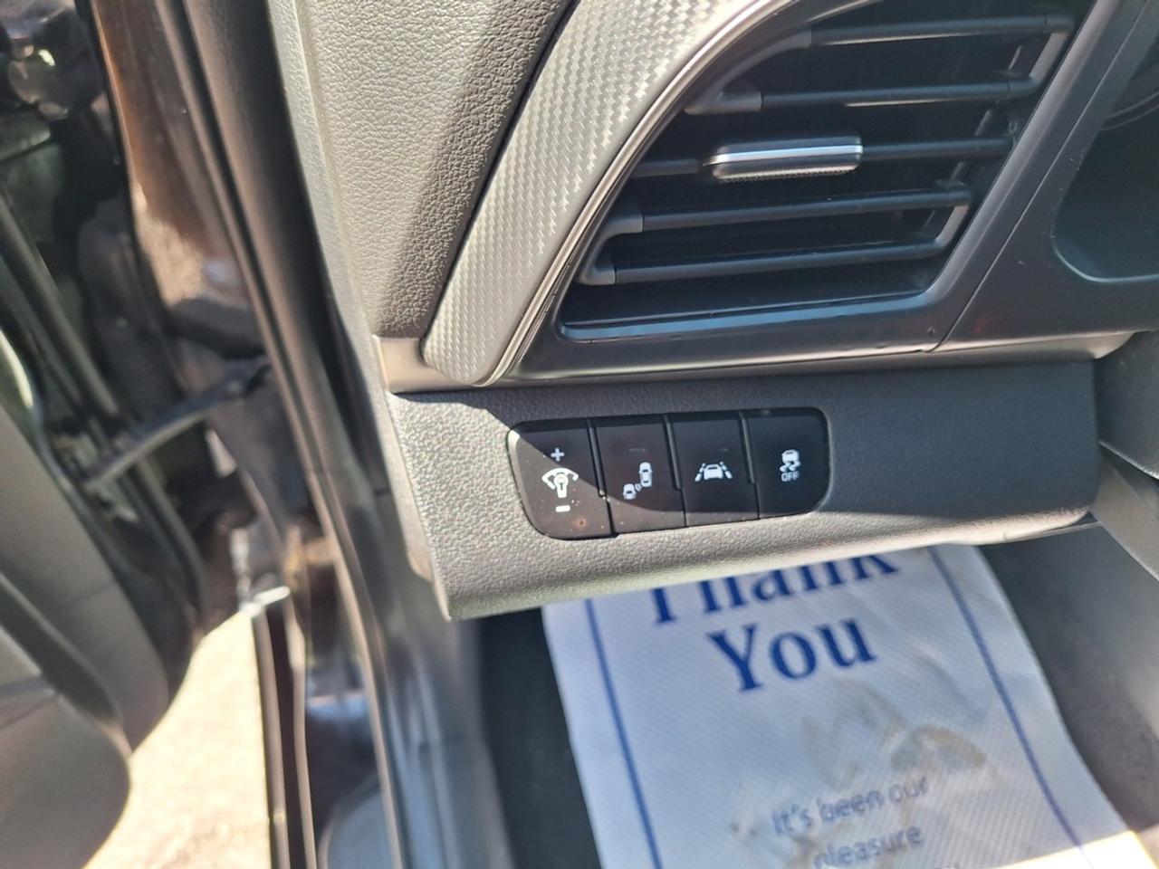 2020 Hyundai Elantra Preferred w/Sun & Safety Package IVT Photo