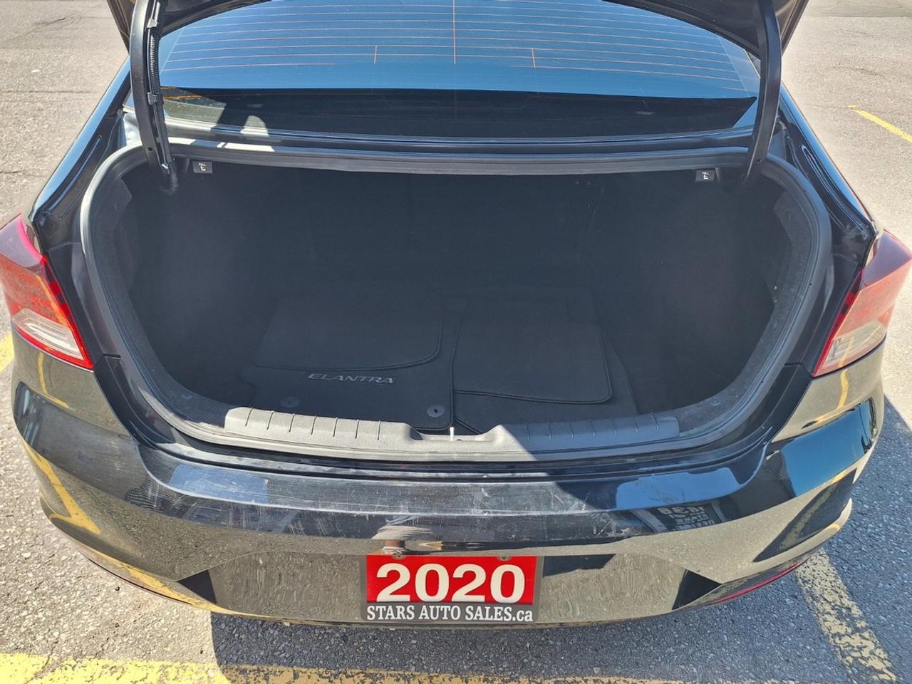 2020 Hyundai Elantra Preferred w/Sun & Safety Package IVT Photo