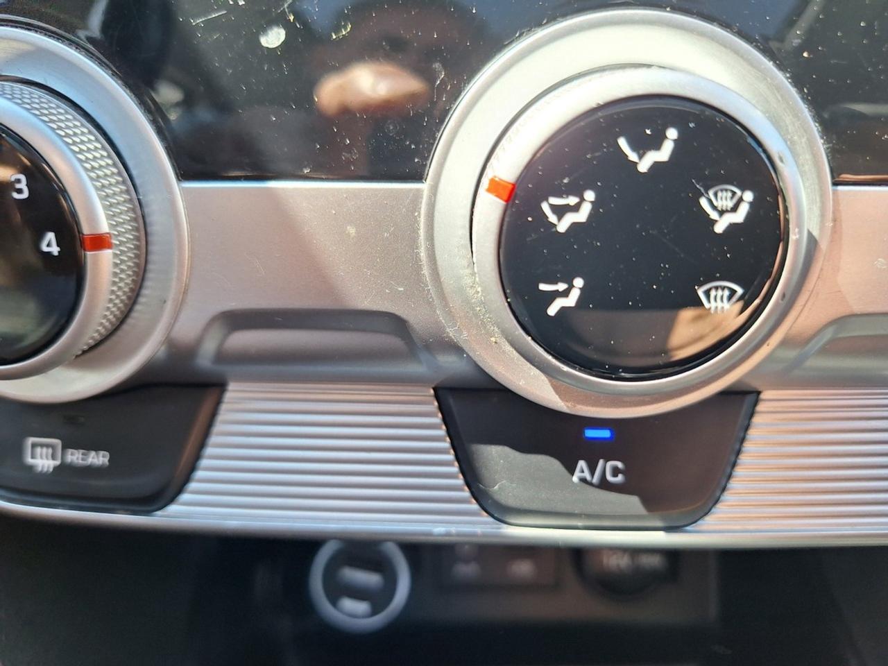 2020 Hyundai Elantra Preferred w/Sun & Safety Package IVT Photo