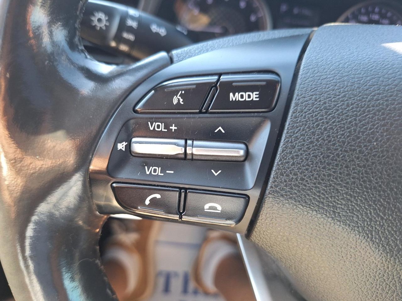 2020 Hyundai Elantra Preferred w/Sun & Safety Package IVT Photo