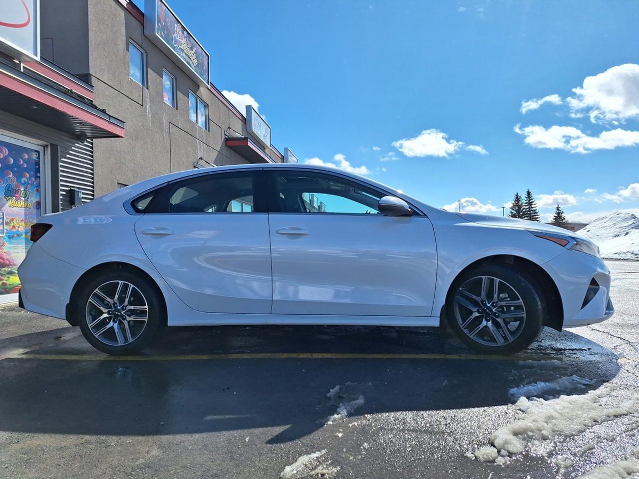2024 Kia Forte EX+ IVT Photo3