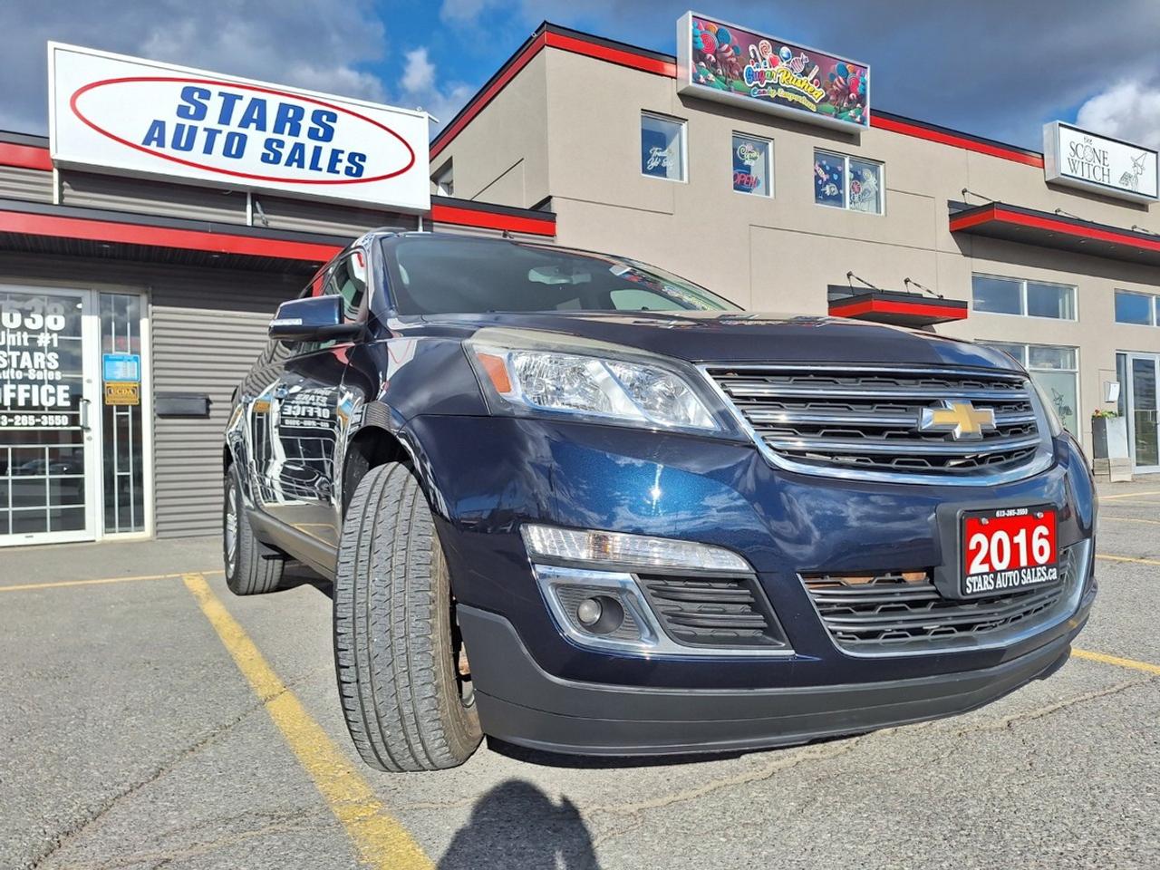 2016 Chevrolet Traverse FWD 4DR LT W/1LT Photo2