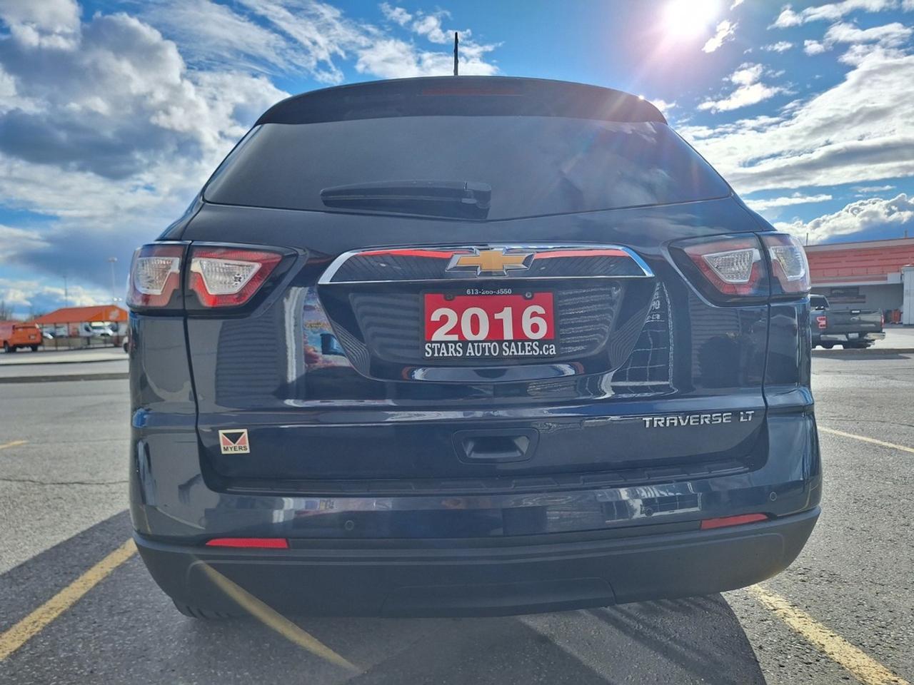 2016 Chevrolet Traverse FWD 4DR LT W/1LT Photo
