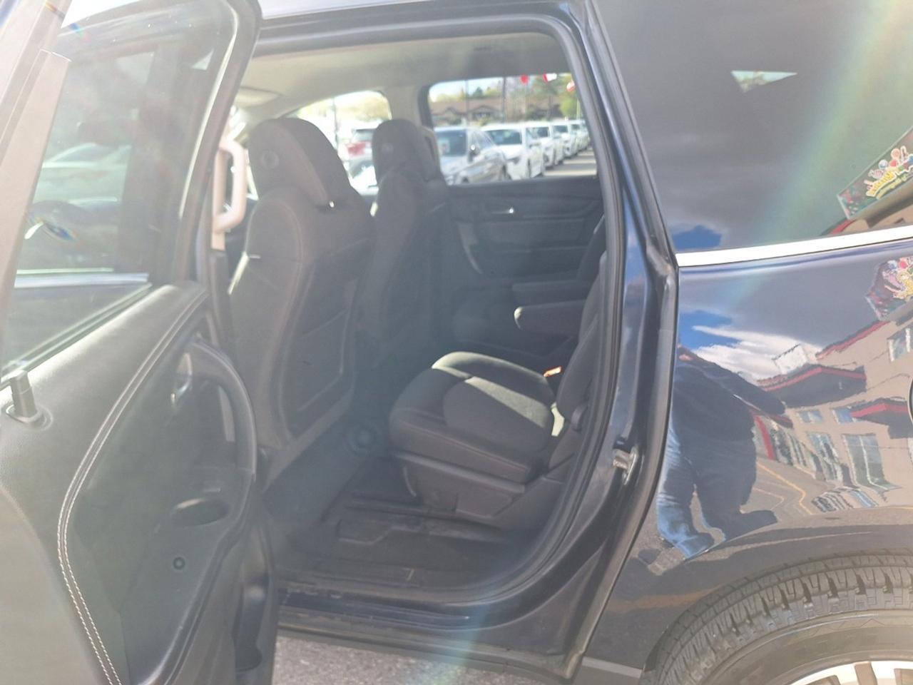 2016 Chevrolet Traverse FWD 4DR LT W/1LT Photo