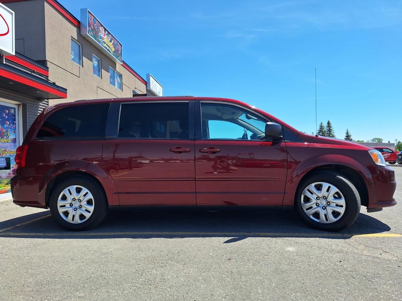 2016 Dodge Grand Caravan 4dr Wgn SXT Photo3