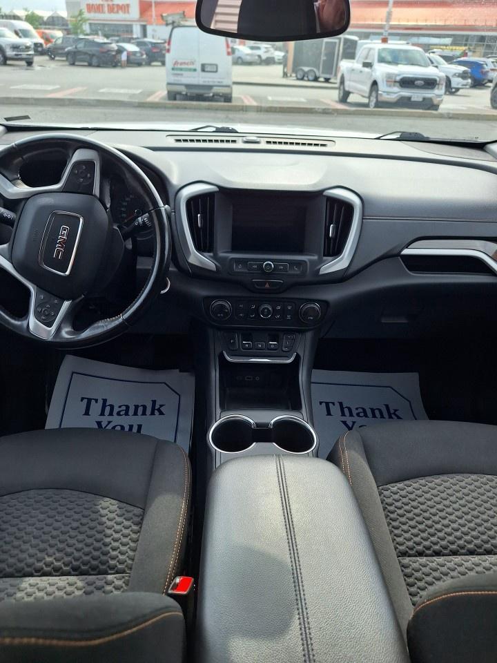 2018 GMC Terrain FWD SLE Photo
