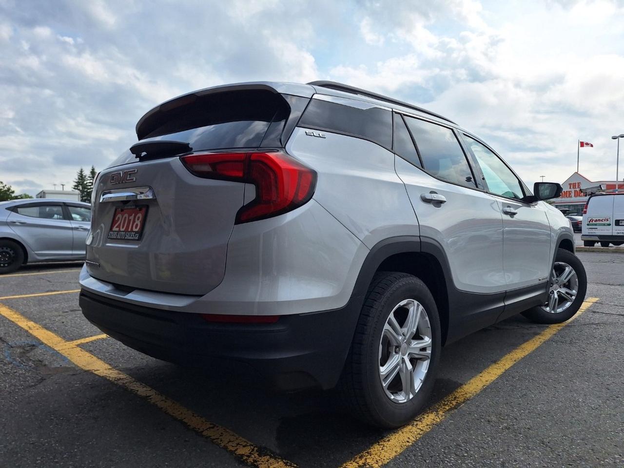 2018 GMC Terrain FWD SLE Photo