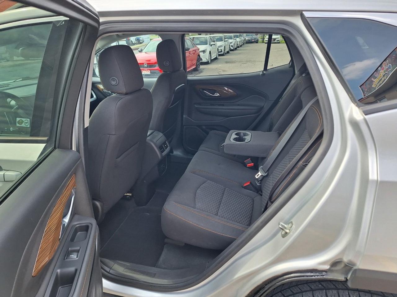 2018 GMC Terrain FWD SLE Photo