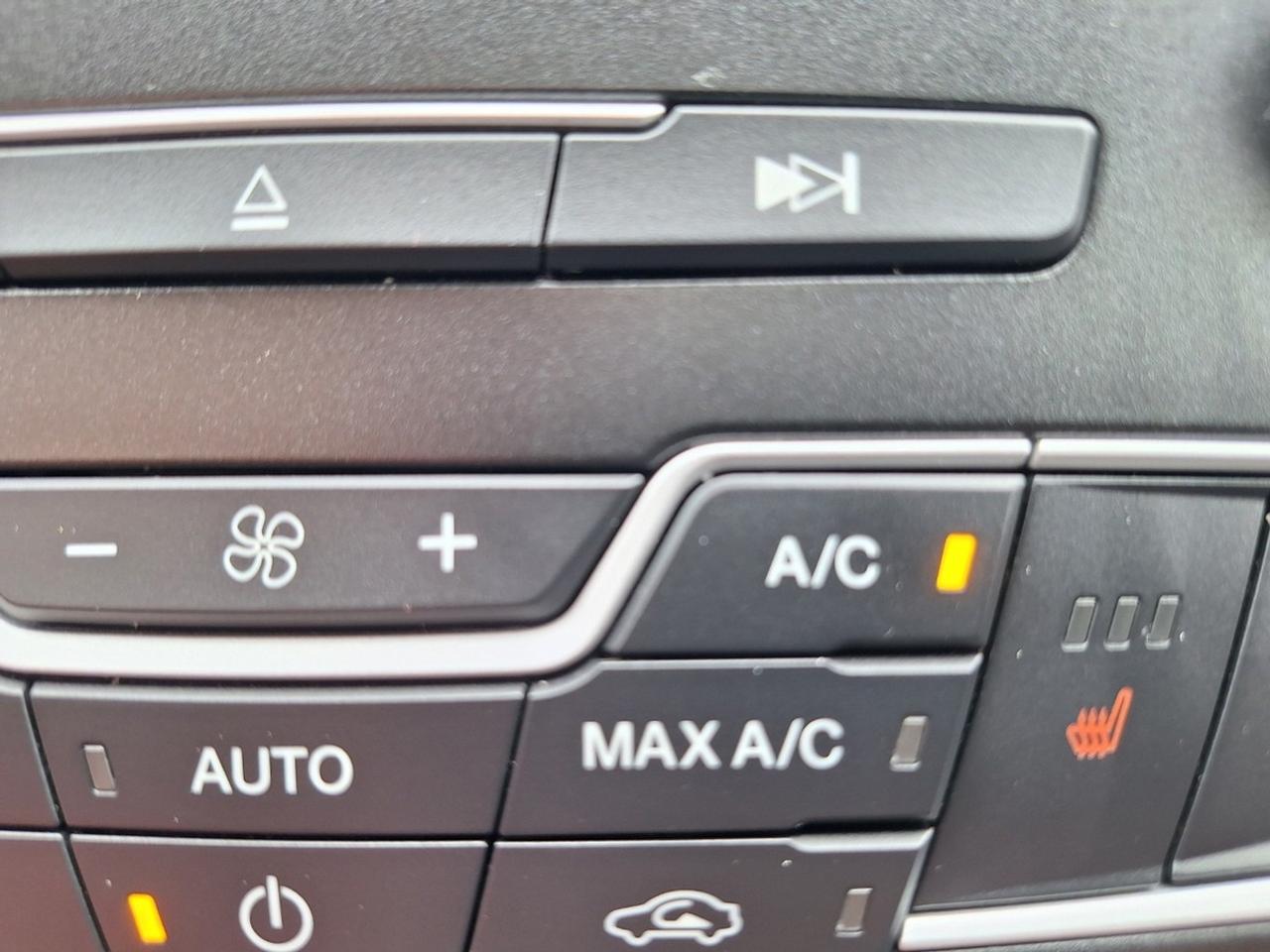 2018 Ford Fusion Energi SE FWD Photo